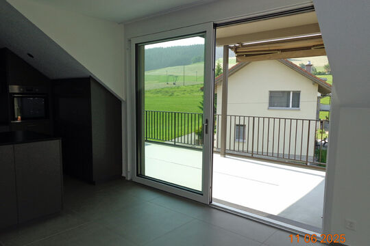 Rosenweg 2 DG Whg 4-5 Zimmer Balkon 2025-001.jpg